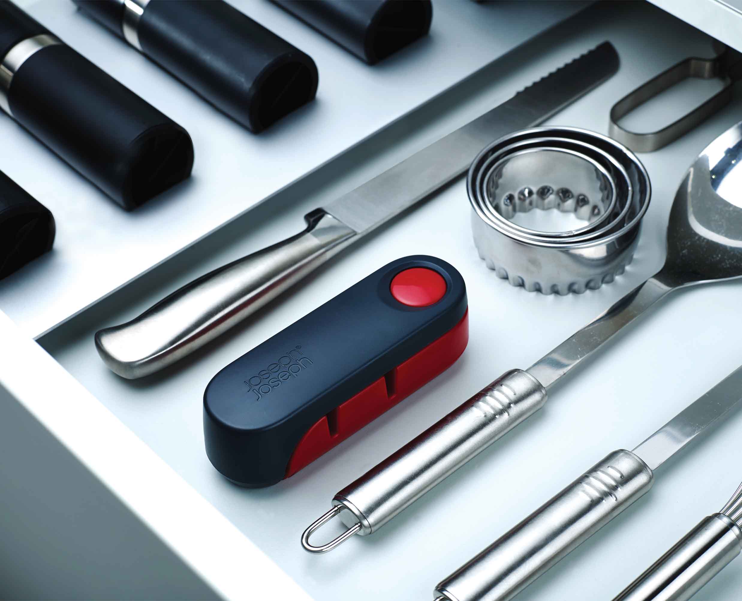 Rota Red Folding Knife Sharpener - Image 3