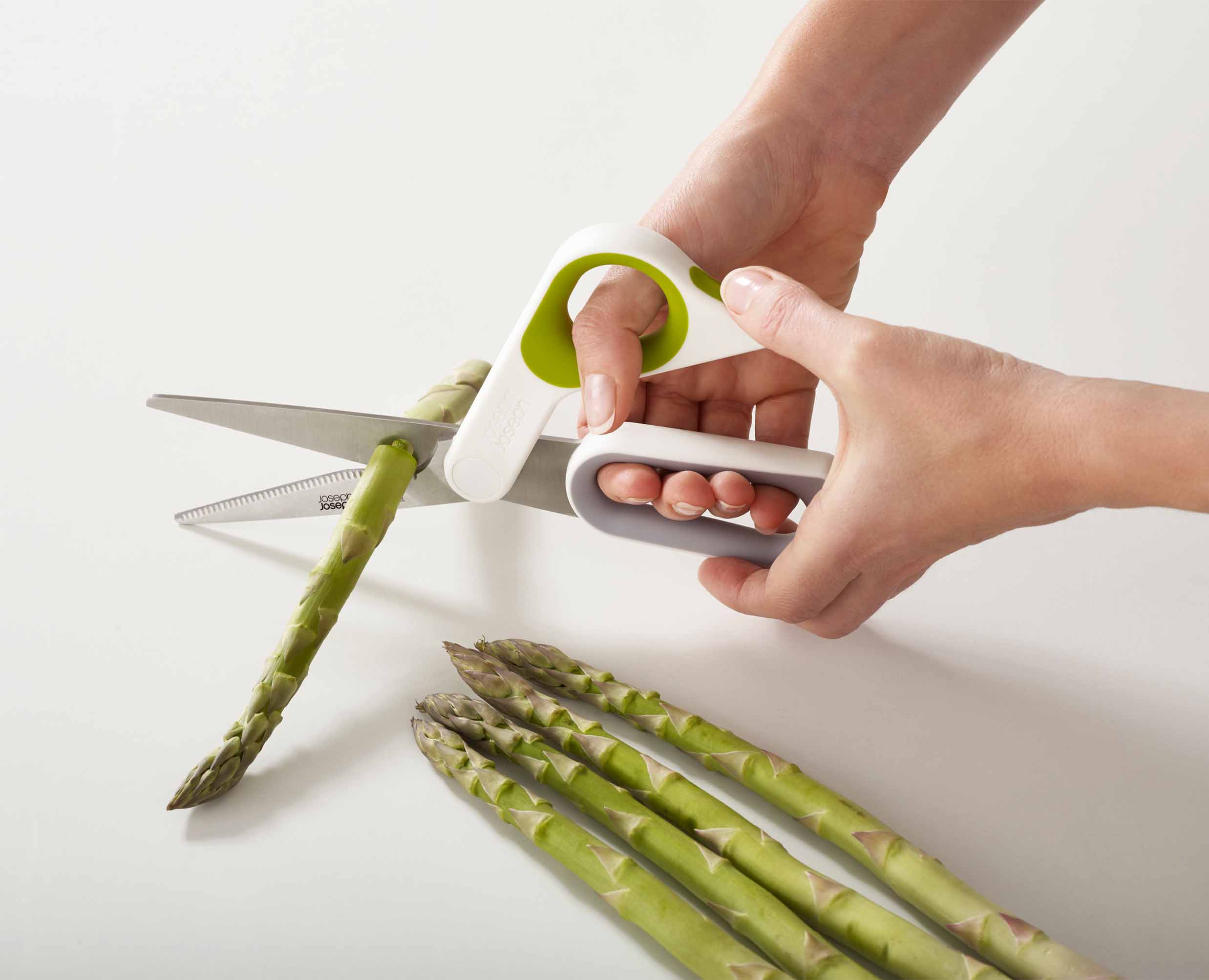 PowerGrip Green Kitchen Scissors - Image 5