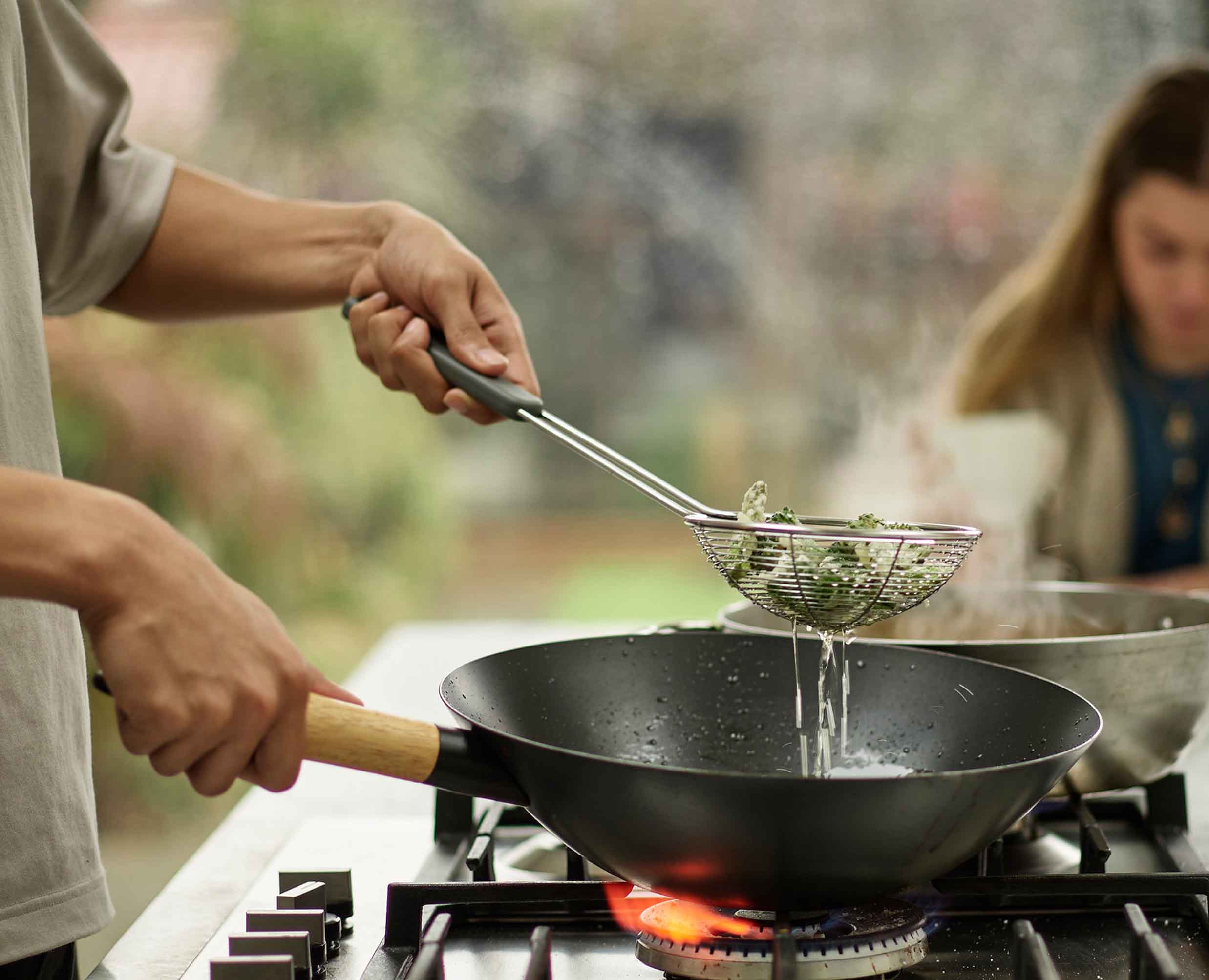 Nest Fusion 3-piece Black Wok Utensil Set - Image 5