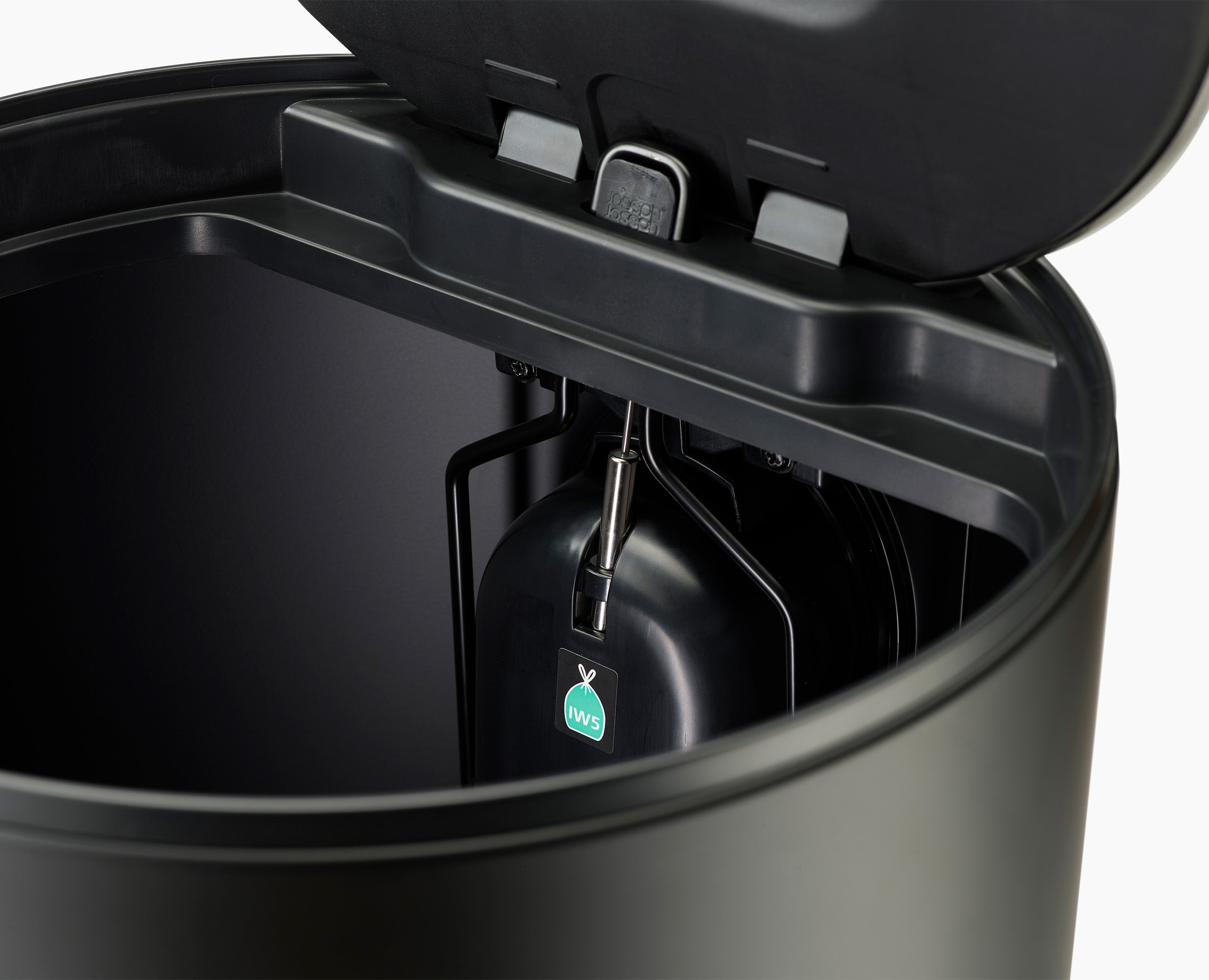 Arc 30L Easy-push Matt Black Pedal Trash Can Starter Set - Image 6