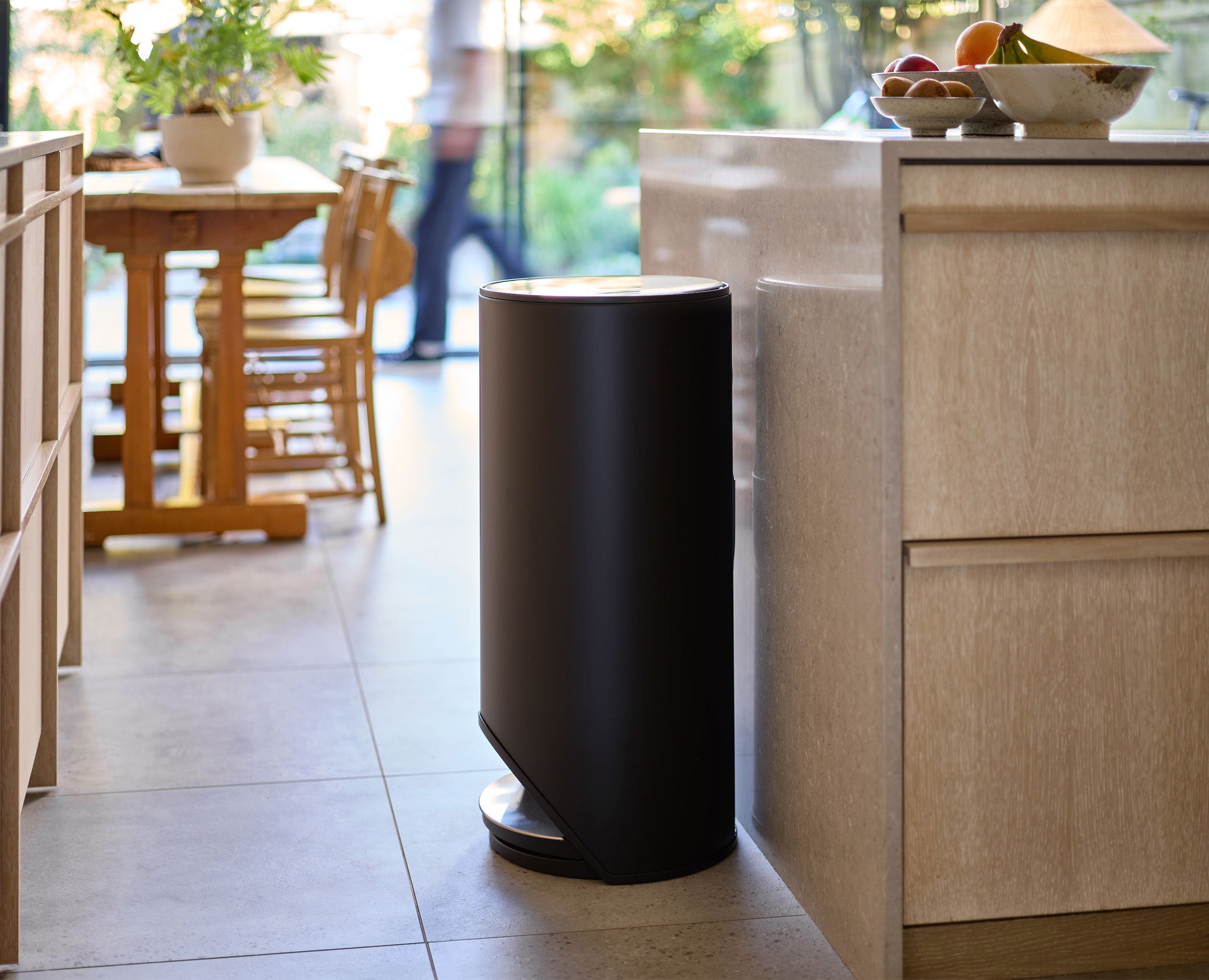 Arc 30L Easy-push Matt Black Pedal Trash Can Starter Set - Image 2