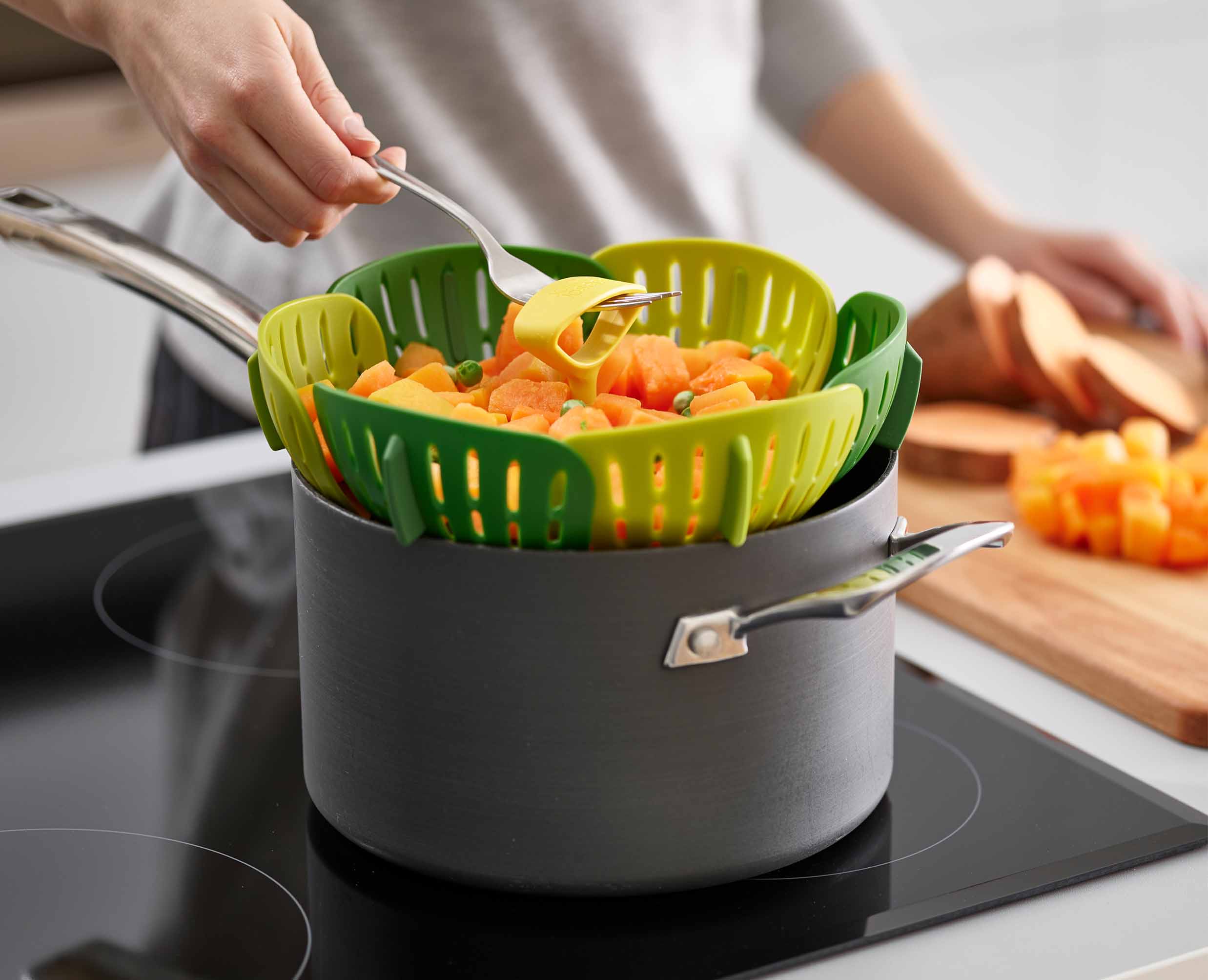 Bloom Green Folding Steamer Basket - Image 3