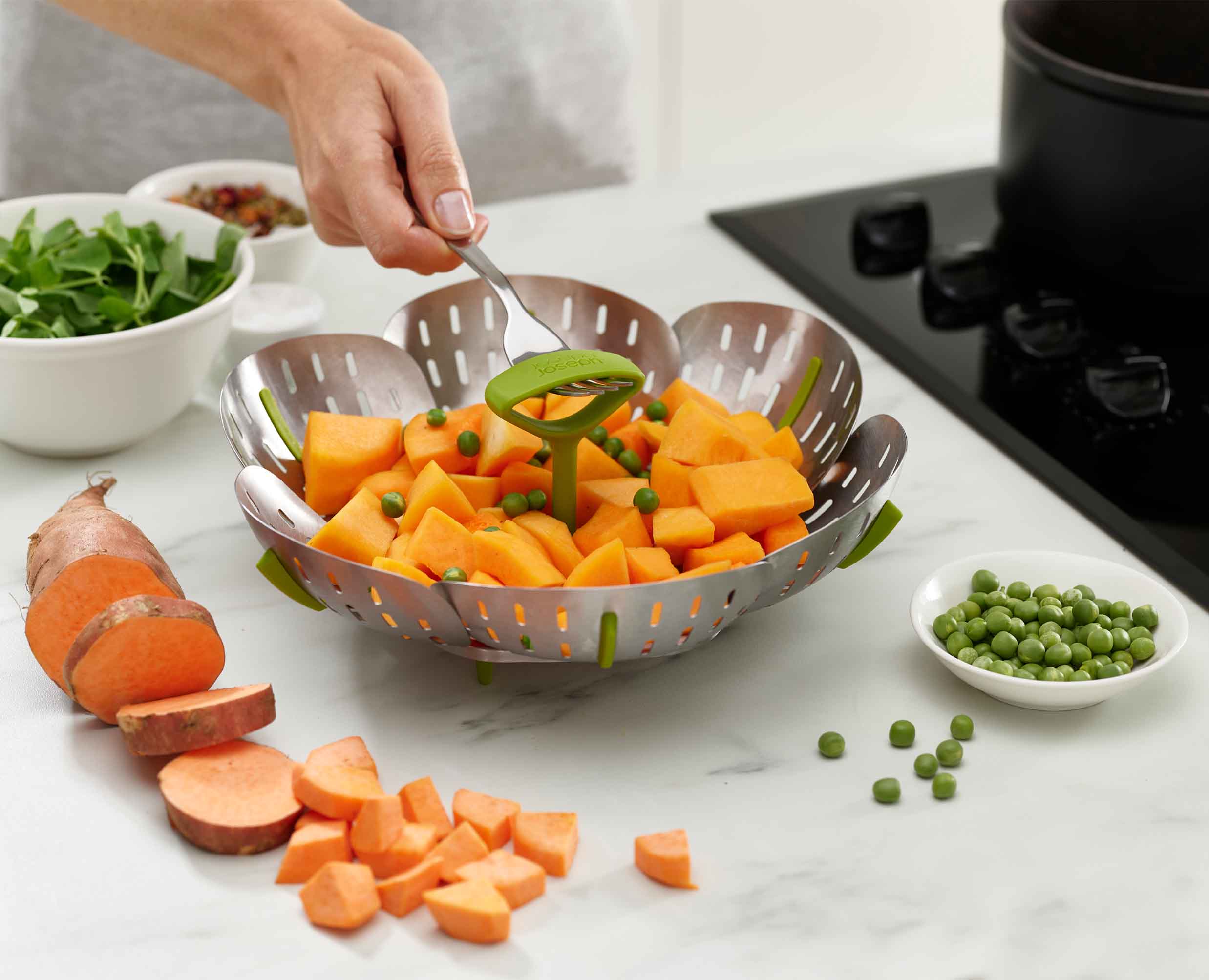 Bloom Stainless-steel Folding Steamer Basket - Image 4