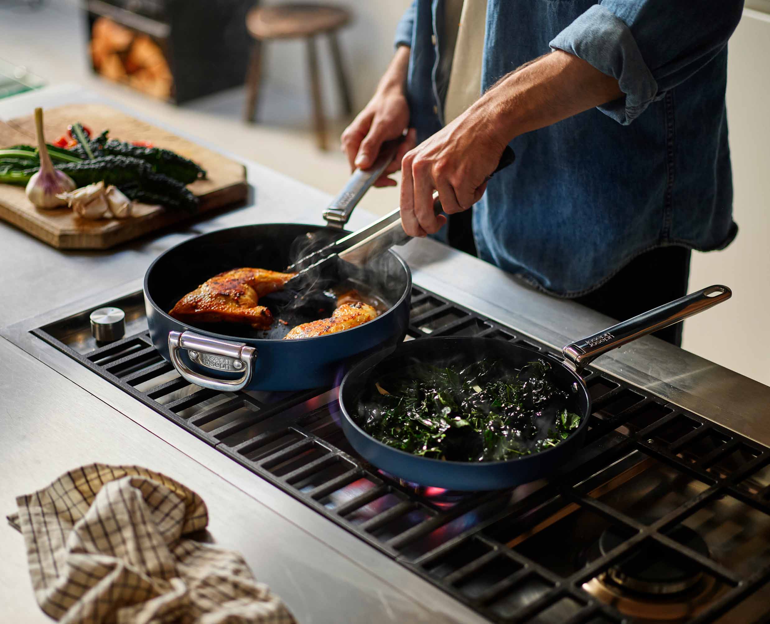 Space Folding Handle Ceramic Non-stick 3.8 Qt. Blue Saut?? Pan - Image 3