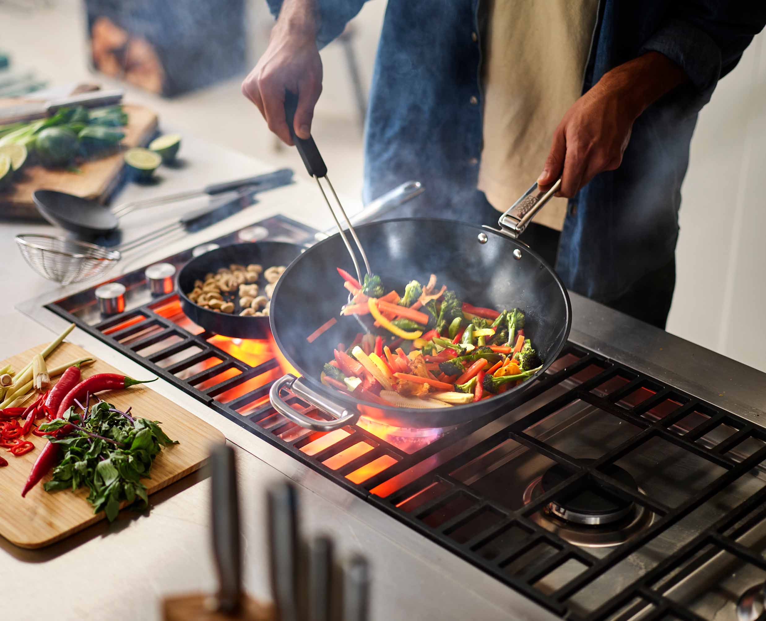 Space Folding Handle Ceramic Non-stick 12.5 Blue Wok - Image 3