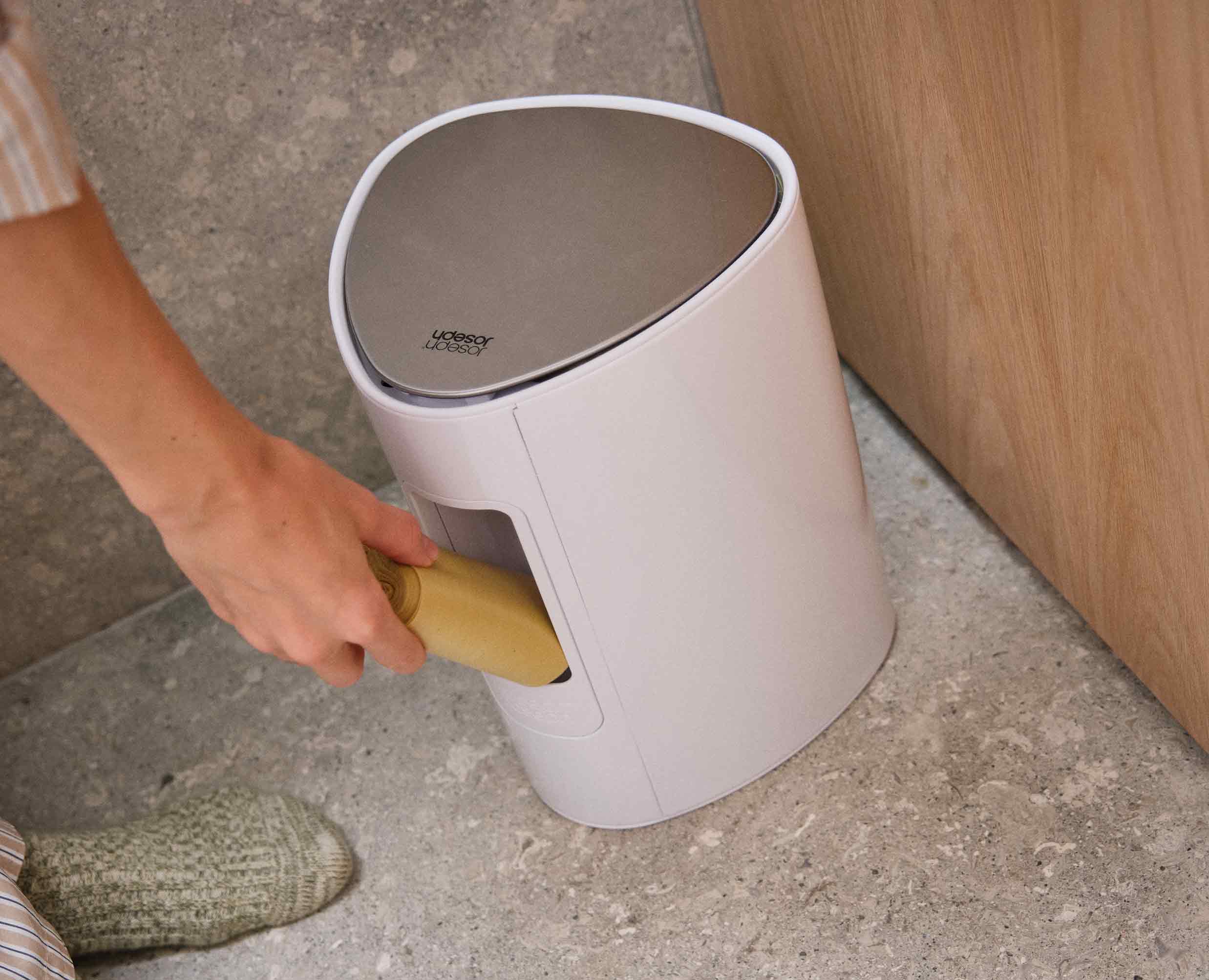 EasyStore 5L Gloss White Bathroom Trash Can Starter Set - Image 5