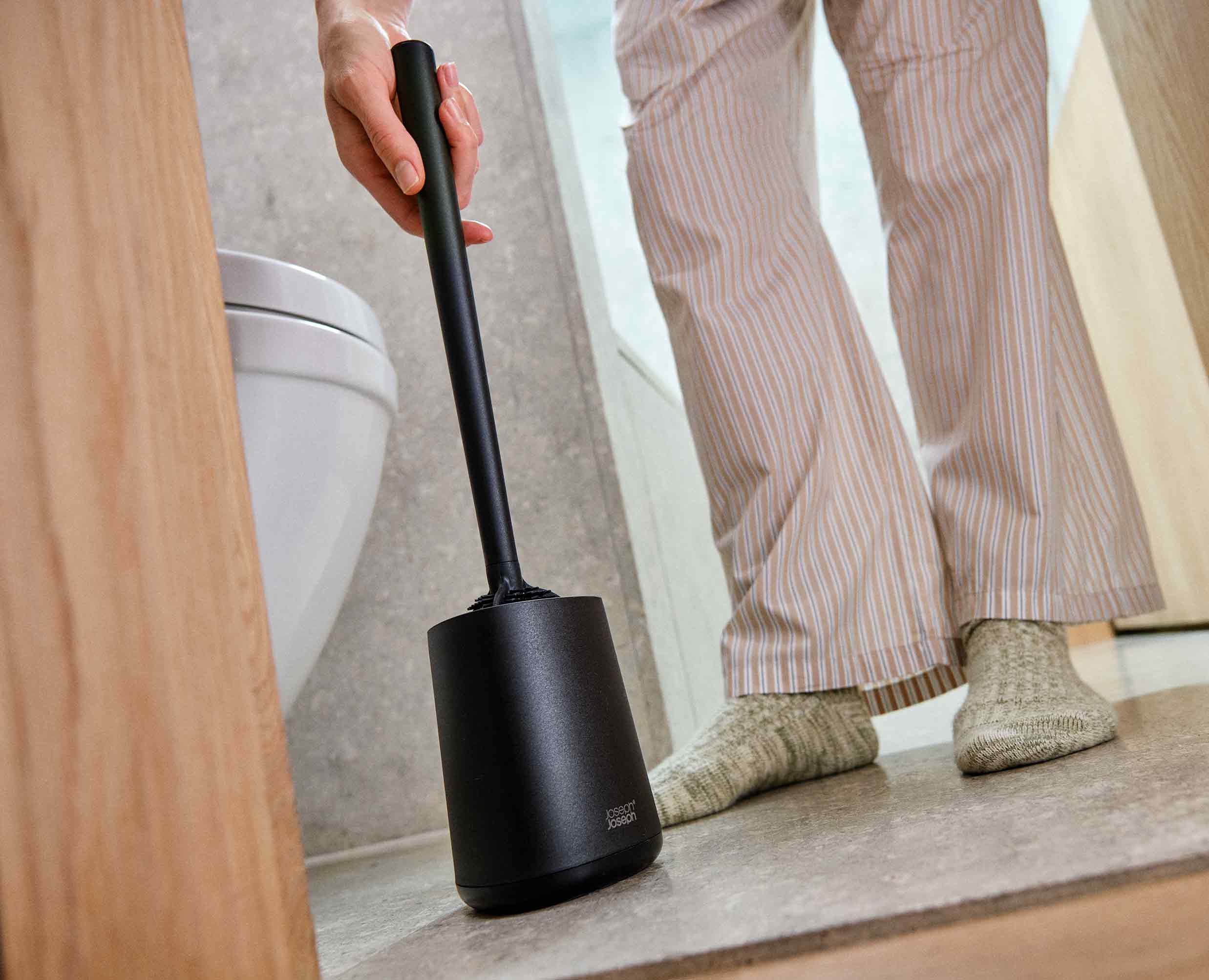 Flex 360 Lite Matt Black Toilet Brush - Image 2