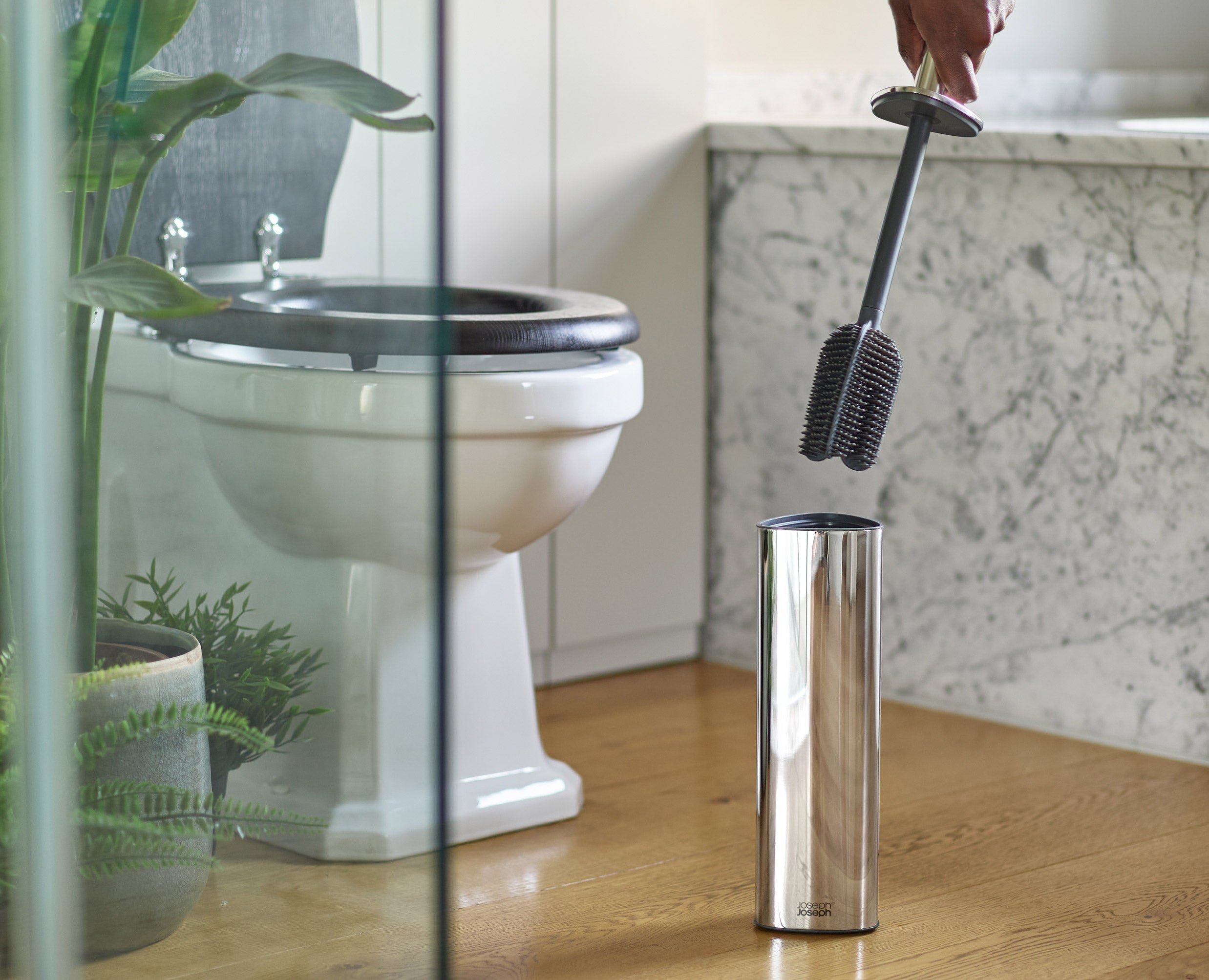 Flex 360 Luxe Toilet Brush with Stainless-steel Finish Starter Set - Image 2