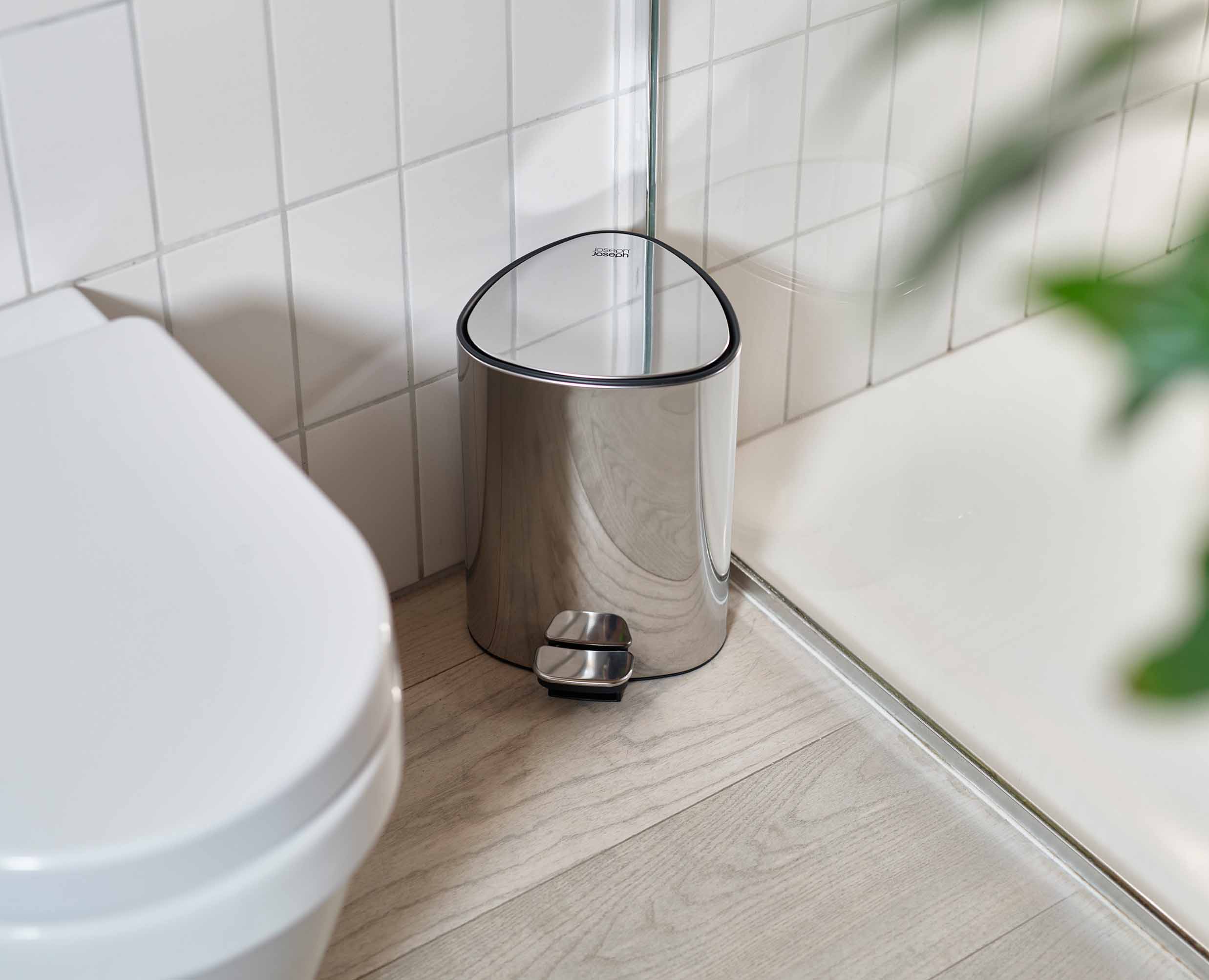 EasyStore Luxe 5L Stainless-steel Bathroom Pedal Trash Can - Image 3