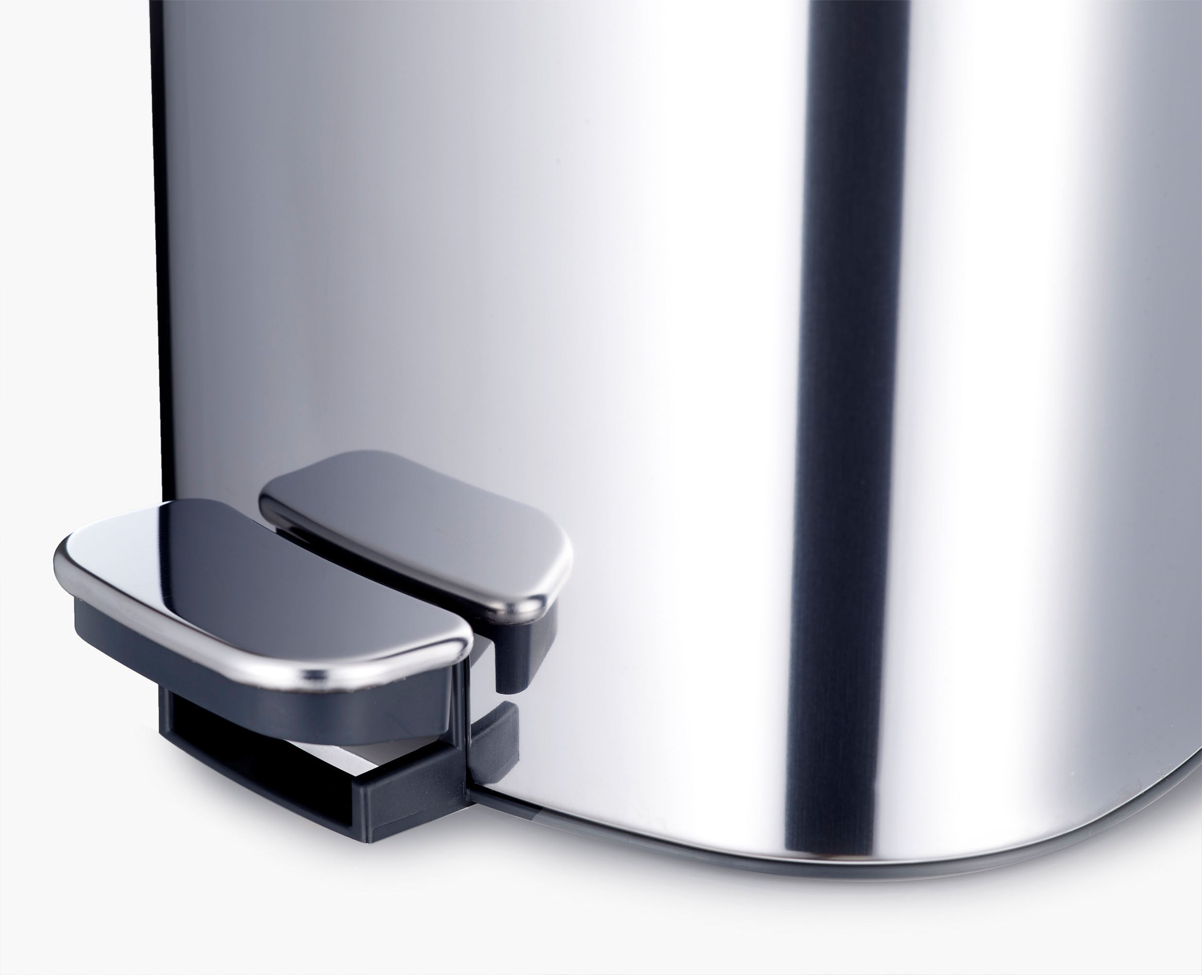 EasyStore Luxe 5L Stainless-steel Bathroom Pedal Trash Can - Image 5