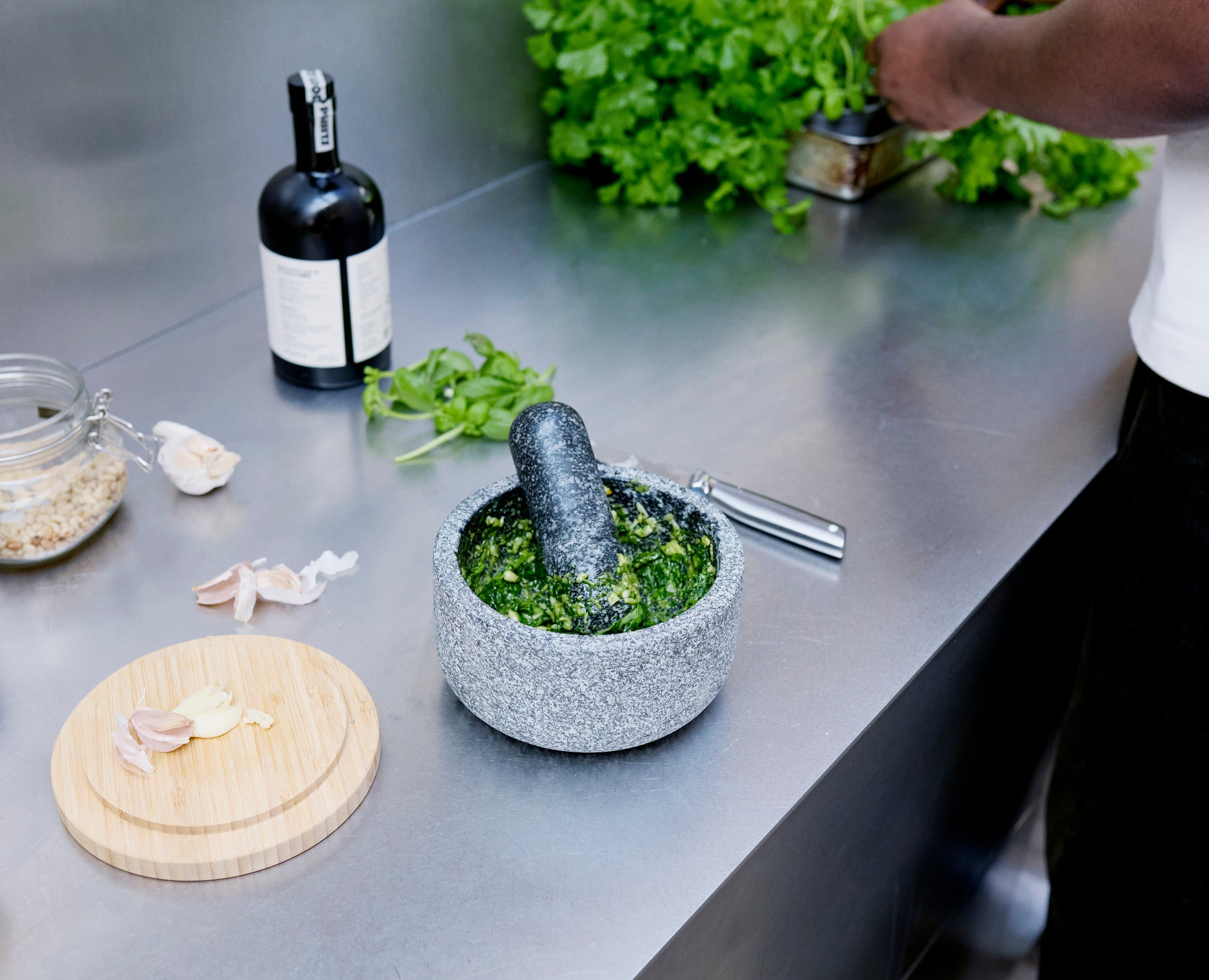 Dash Pestle & Mortar with Bamboo Lid - Image 3