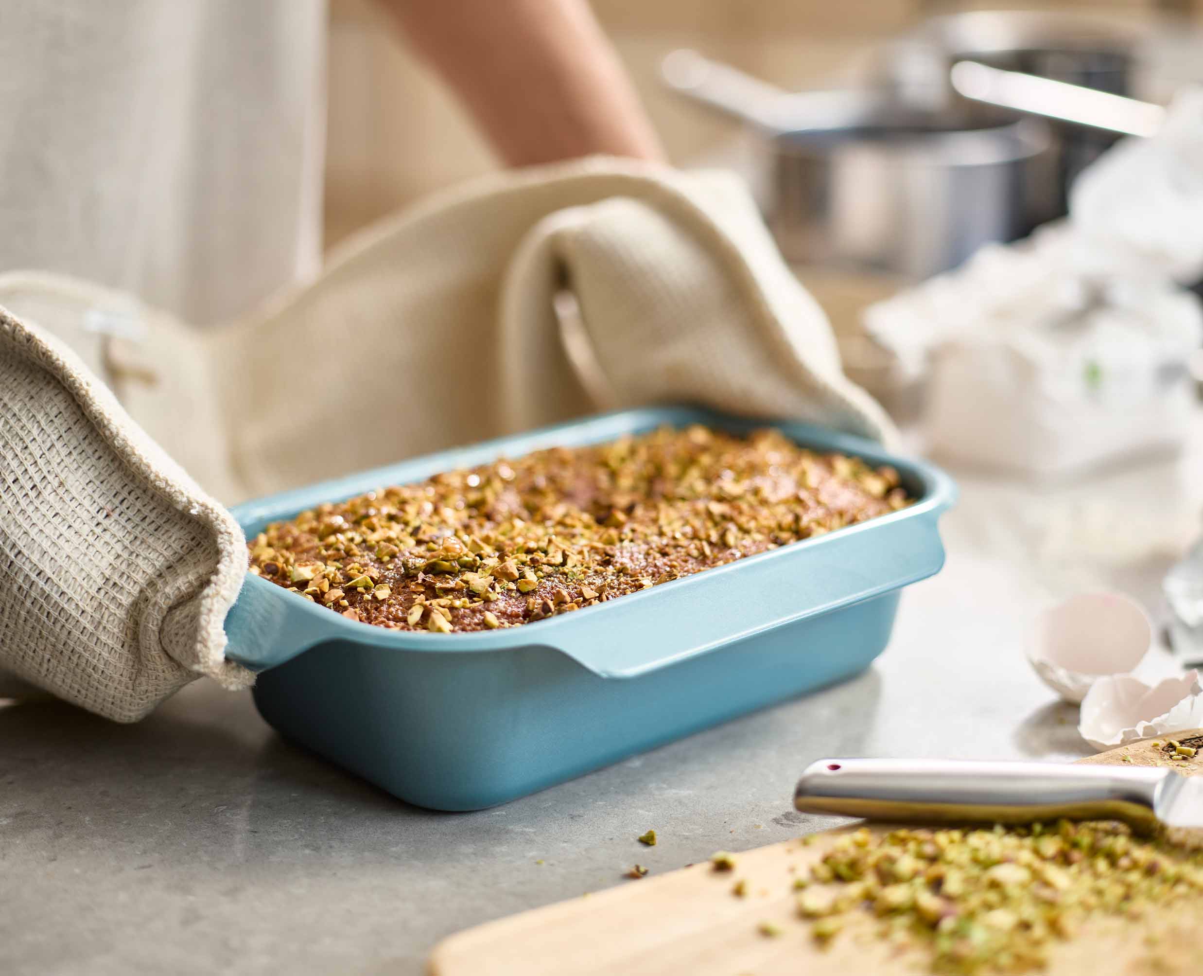 Nest Bake Non-Stick Blue 2lb Loaf Pan - Image 3