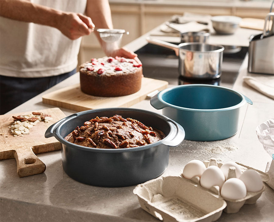 Nest Bake Non-Stick 2-piece Blue Round Cake Pan Set - Image 2