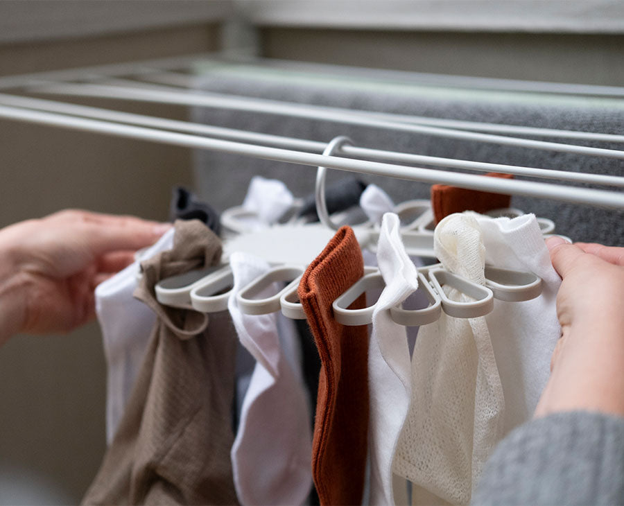 Petal 22-piece Quick-grip Ecru Drying Hanger - Image 2
