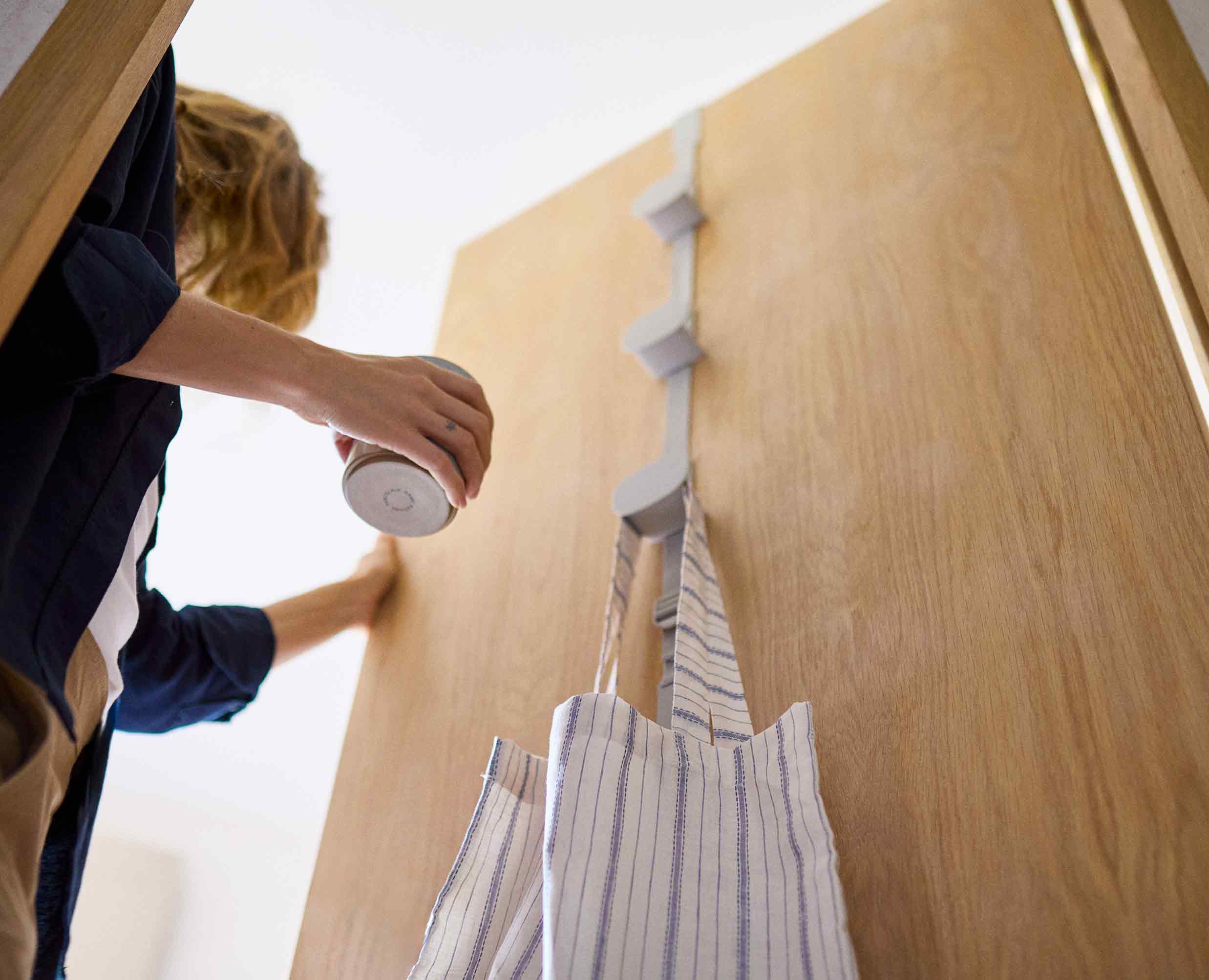 Orderly Ecru Over-Door Handbag Storage Holder - Image 4