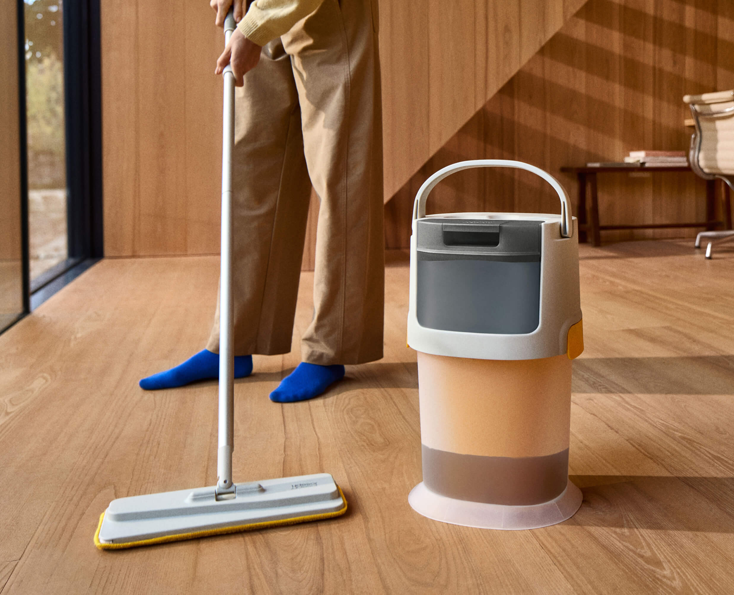 UltraClean Microfiber Floor Mop Cleaning System with Replacement Pads - Image 2