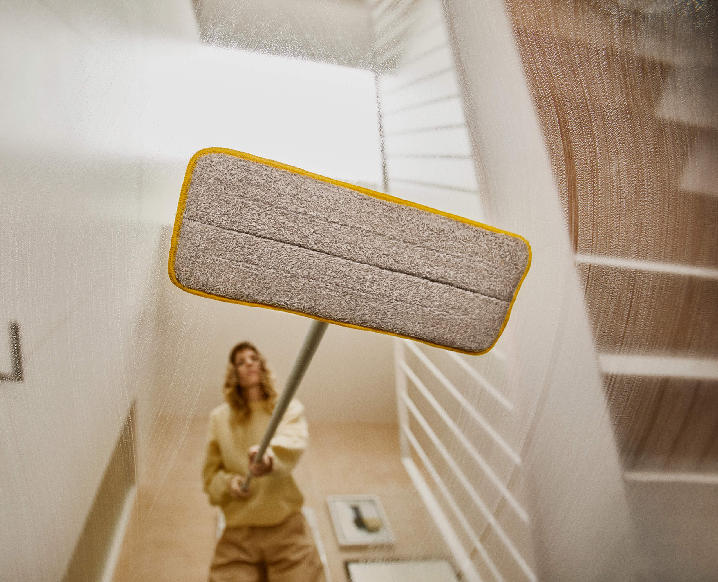 UltraClean Microfiber Floor Mop Cleaning System with Replacement Pads - Image 9